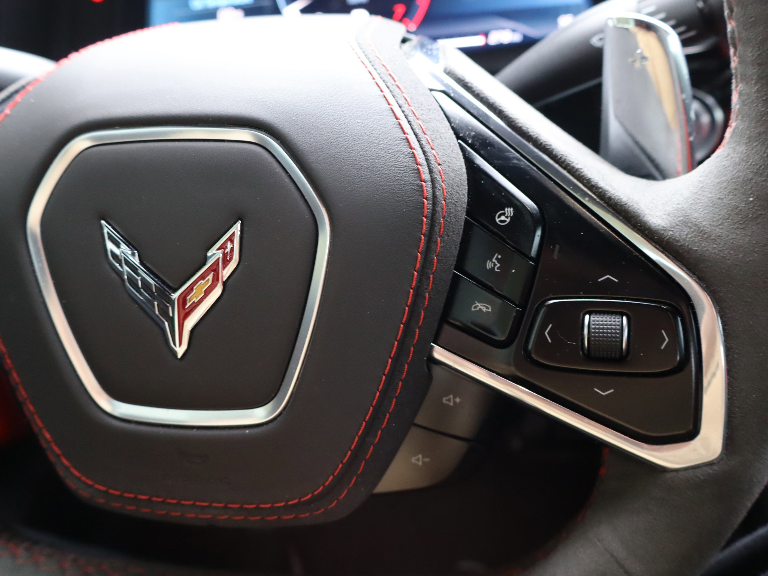 Used 2025 Chevrolet Corvette E-Ray w/ Stealth Interior Trim Package AWD/4WD image 20