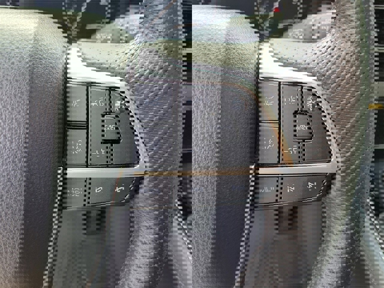 Used 2024 Toyota Sienna Limited image 21