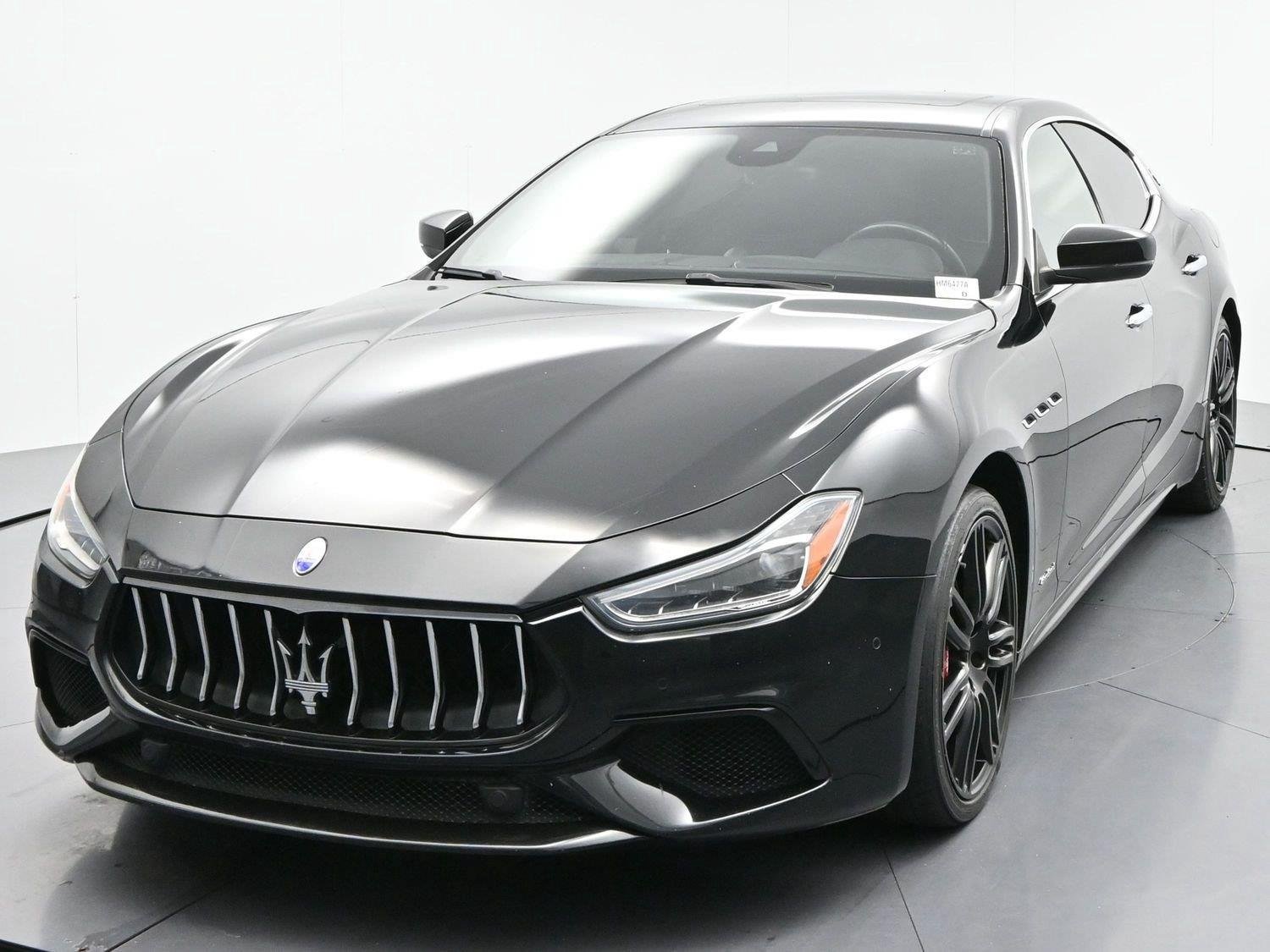 Used 2018 Maserati Ghibli S GranSport RWD image 3