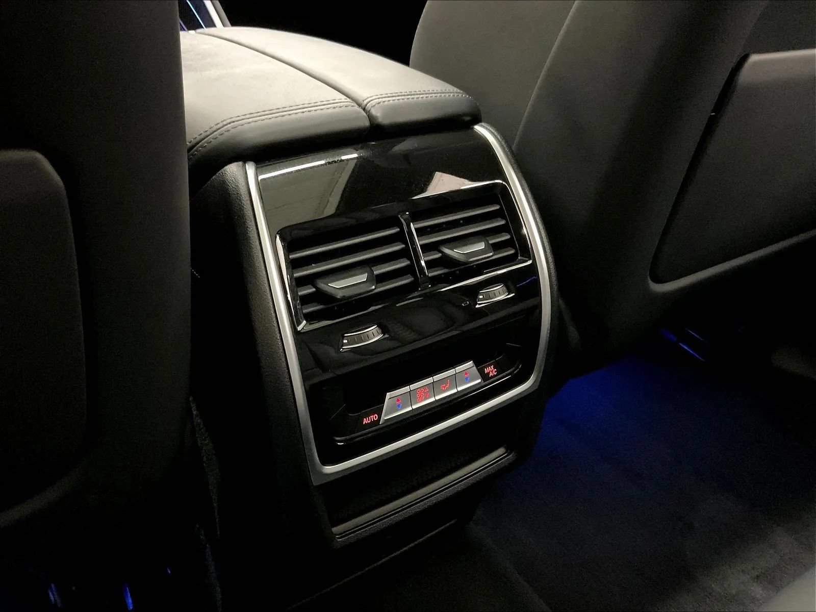 Used 2022 BMW X5 M w/ Competition Package 2 AWD/4WD image 18