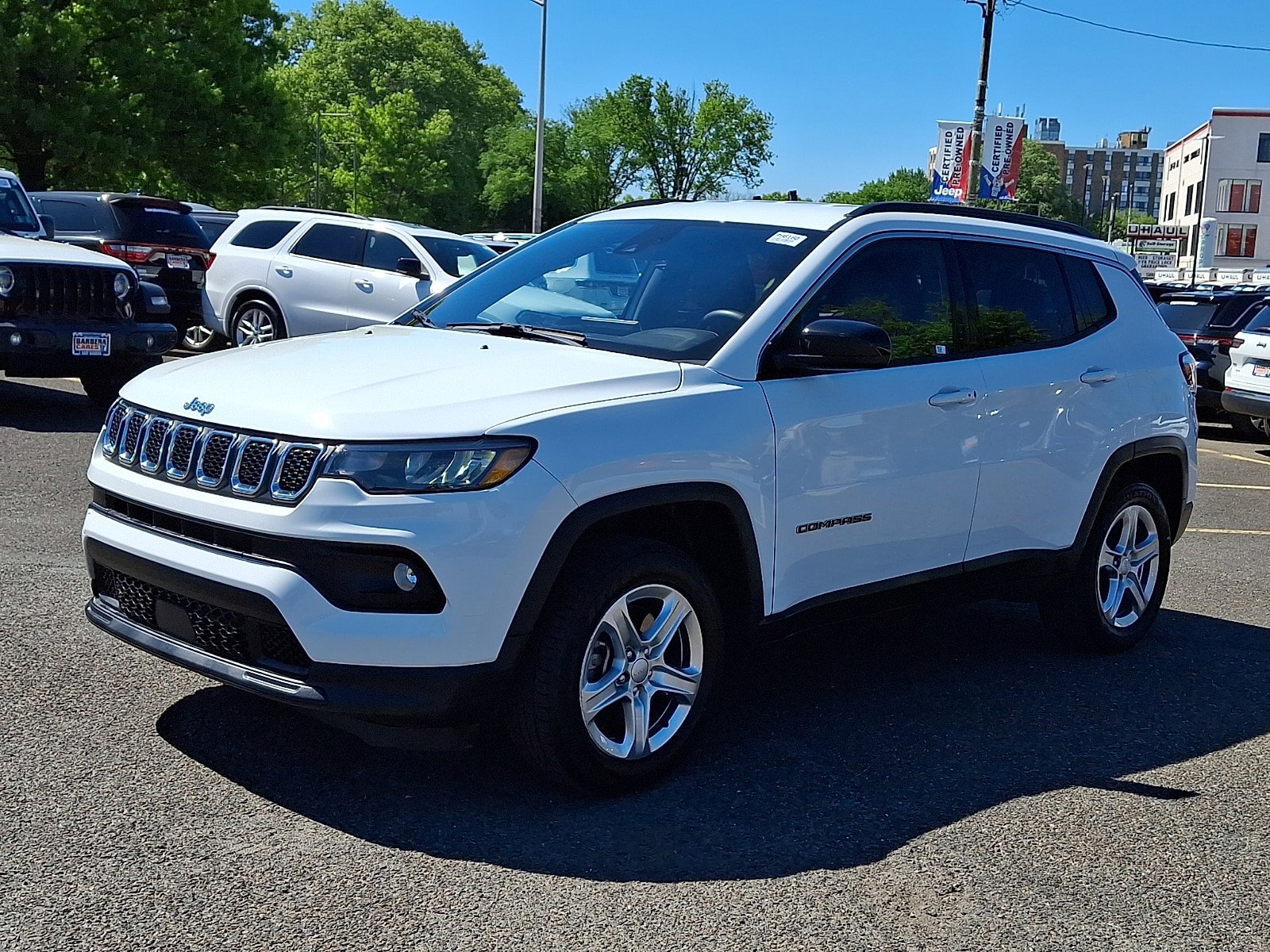 Used 2024 Jeep Compass Latitude AWD/4WD image 3