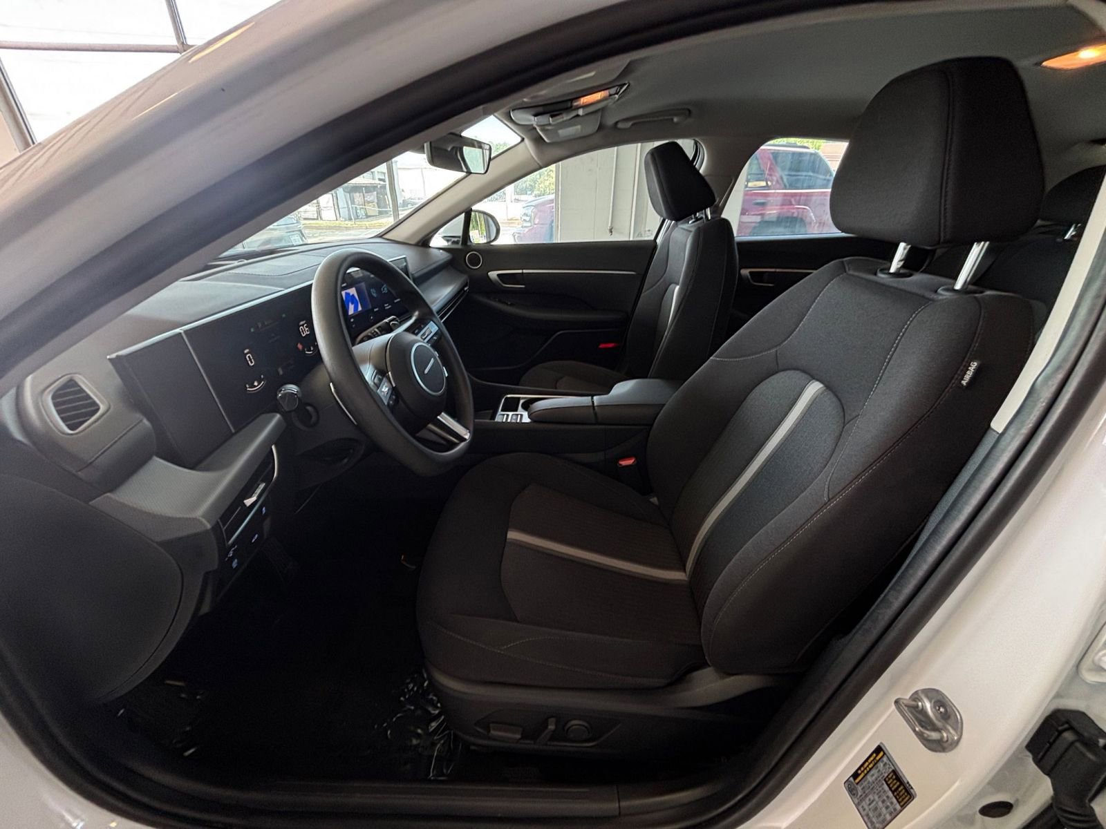 Used 2025 Hyundai Sonata SEL FWD image 28