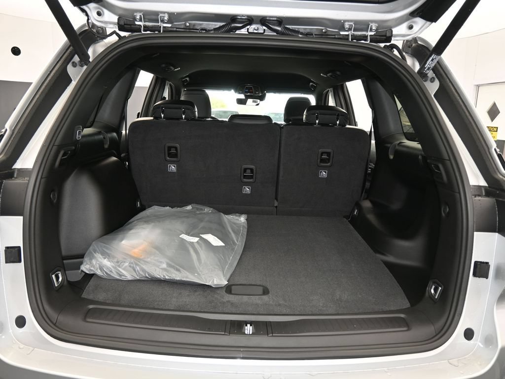 New 2026 Jeep Grand Cherokee Altitude RWD image 31