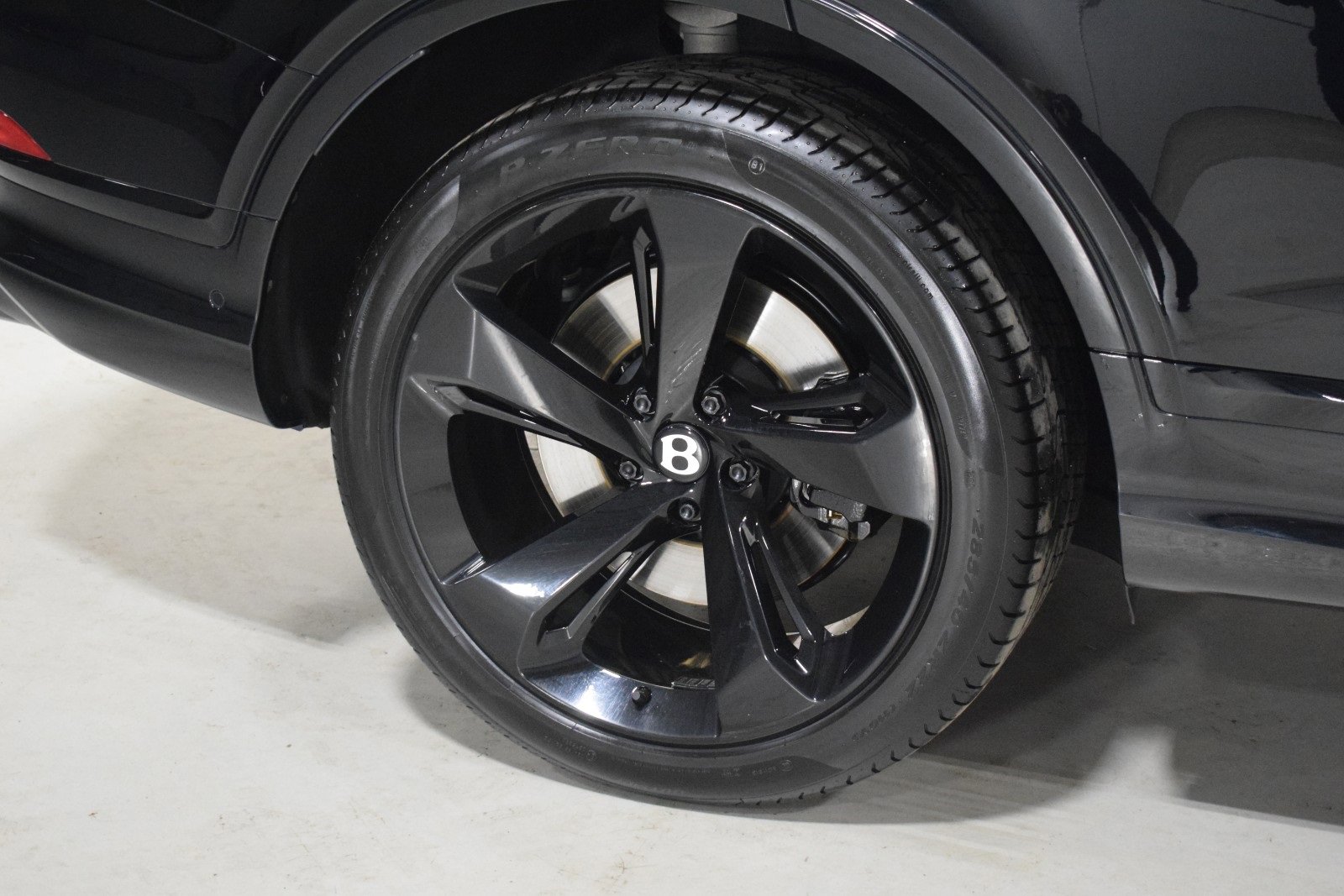 Used 2023 Bentley Bentayga image 6