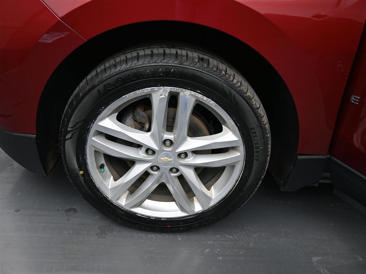 Used 2018 Chevrolet Equinox Premier AWD/4WD image 17