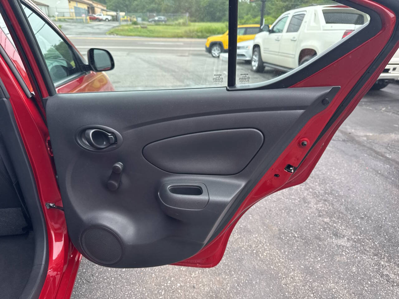 Used 2013 Nissan Versa S Plus FWD image 23