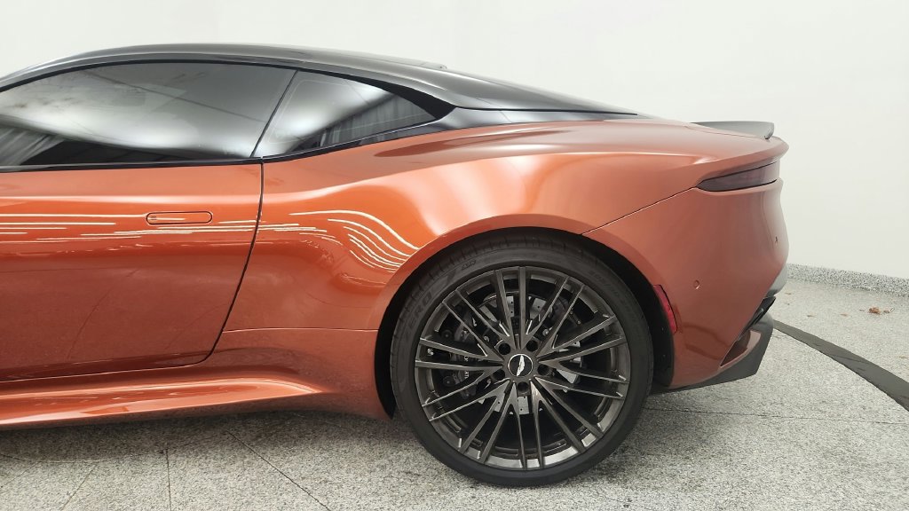 Used 2020 Aston Martin DBS Superleggera RWD image 16