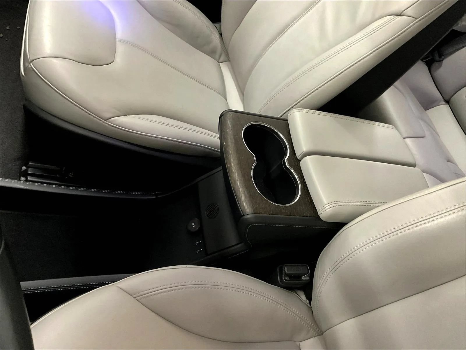 Used 2014 Tesla Model S 85 RWD image 23