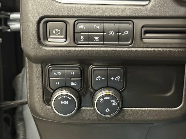 Used 2022 Chevrolet Suburban RST w/ Luxury Package AWD/4WD image 15