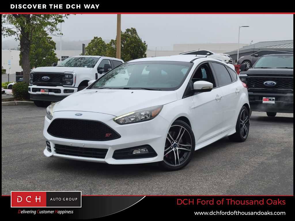 Certified 2017 Ford Focus ST FWD image 1