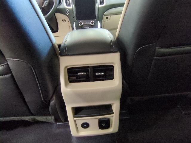 Used 2023 Ford Edge Titanium AWD/4WD image 17