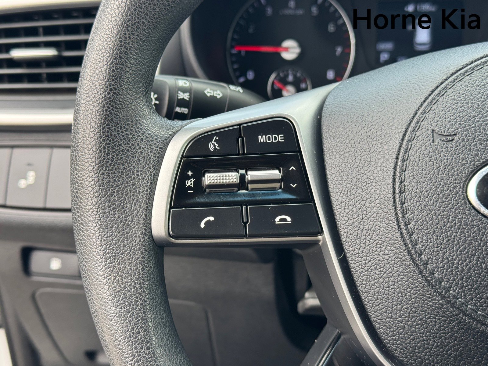 Used 2019 Kia Sorento LX image 18