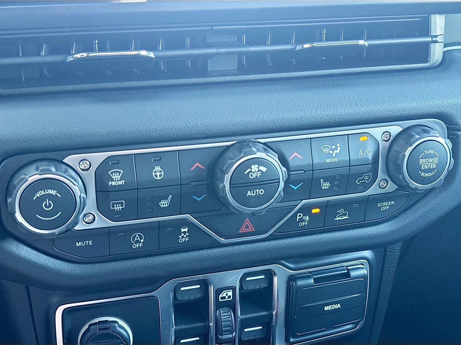 New 2026 Jeep Gladiator Mojave AWD/4WD image 9