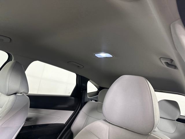 Certified 2025 Hyundai Tucson SE image 40