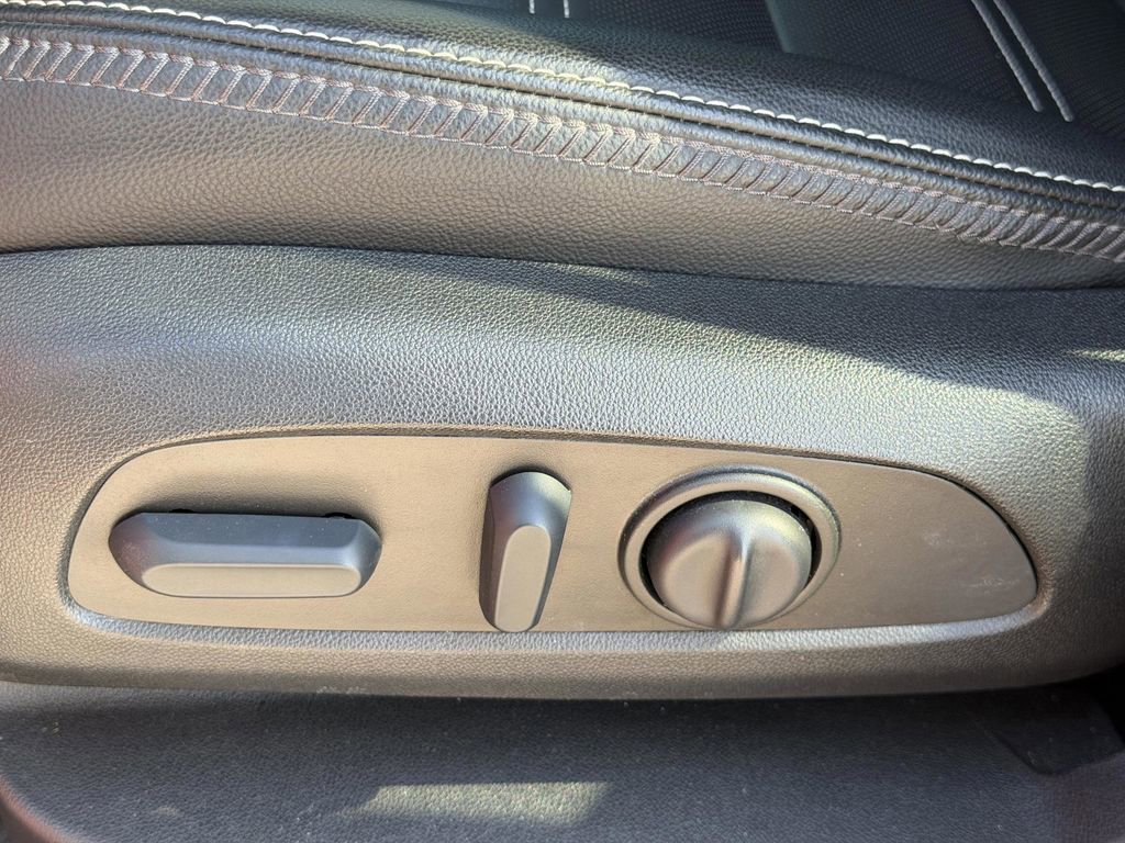 Used 2022 GMC Terrain Denali w/ Denali Premium Package image 19