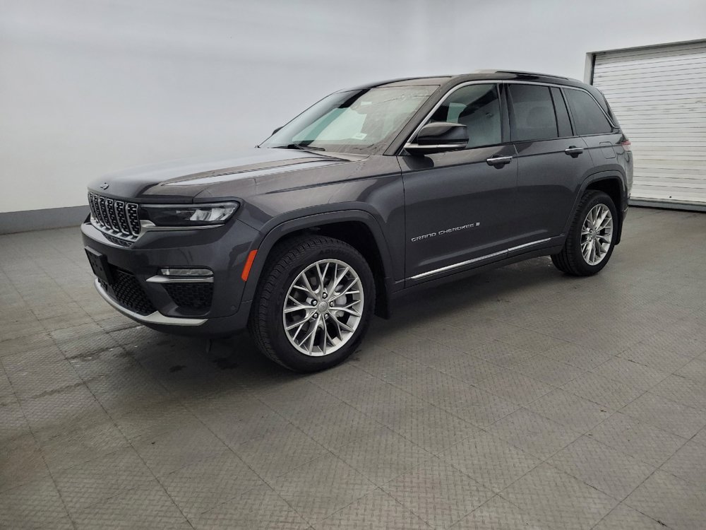 Used 2022 Jeep Grand Cherokee Summit w/ MOPAR Finishing Package AWD/4WD image 2