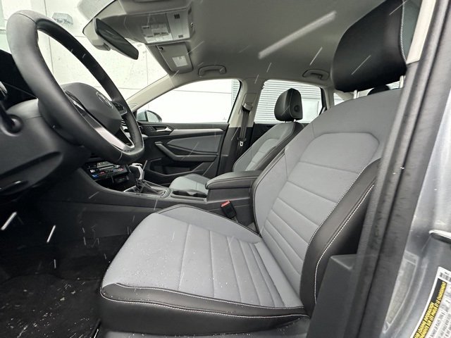 Certified 2025 Volkswagen Jetta SE image 19