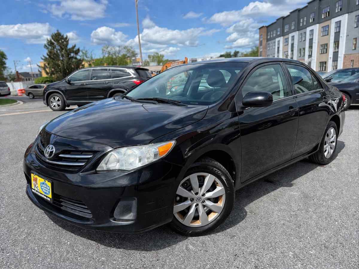 Used 2013 Toyota Corolla LE FWD image 3