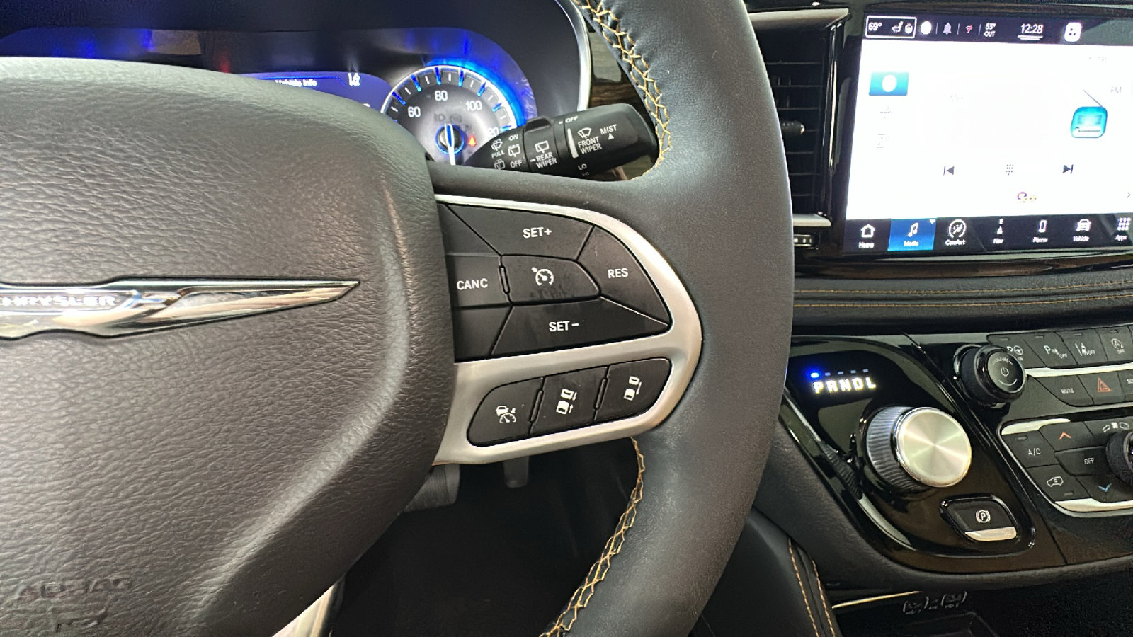 Used 2022 Chrysler Pacifica Pinnacle AWD/4WD image 17