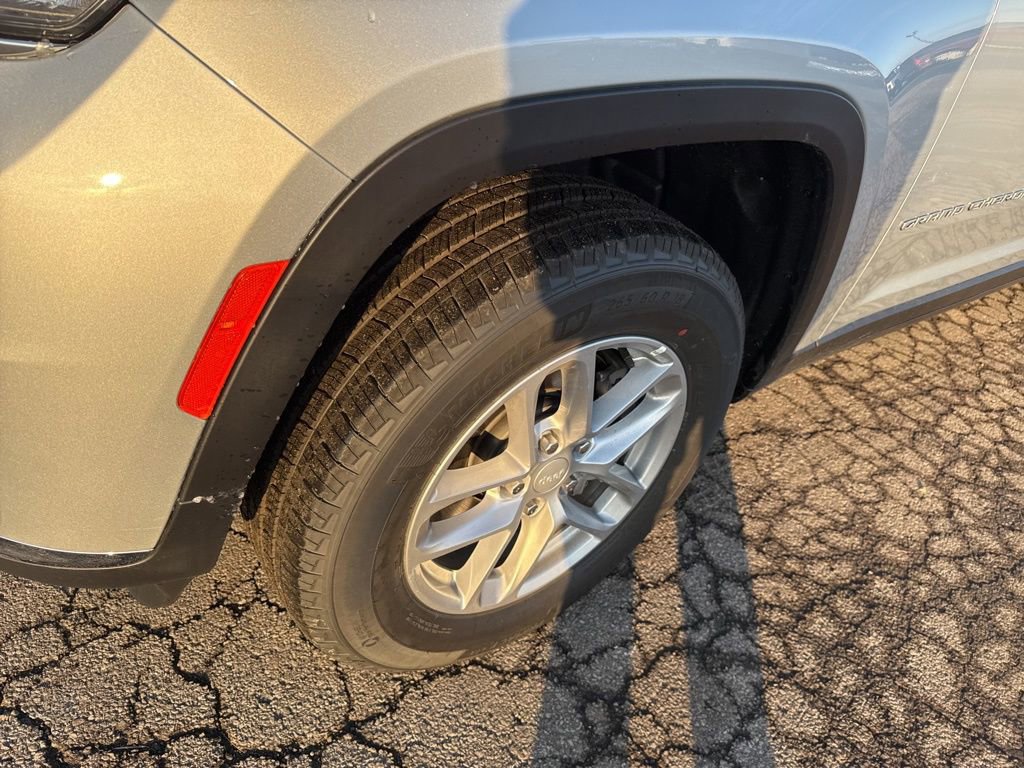 New 2025 Jeep Grand Cherokee L Laredo image 21
