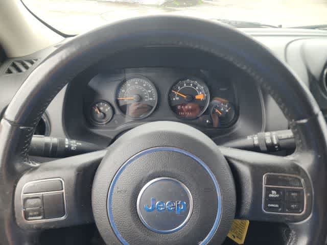 Used 2016 Jeep Patriot High Altitude FWD image 31