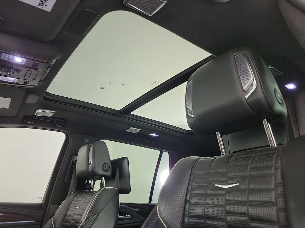 Used 2023 Cadillac Escalade Premium Luxury Platinum w/ LPO, Floor Liner Package AWD/4WD image 18
