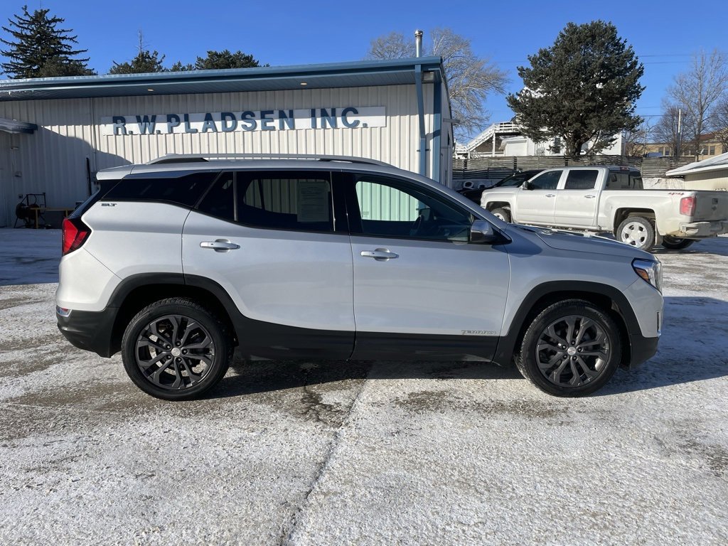 Used 2021 GMC Terrain SLT image 17