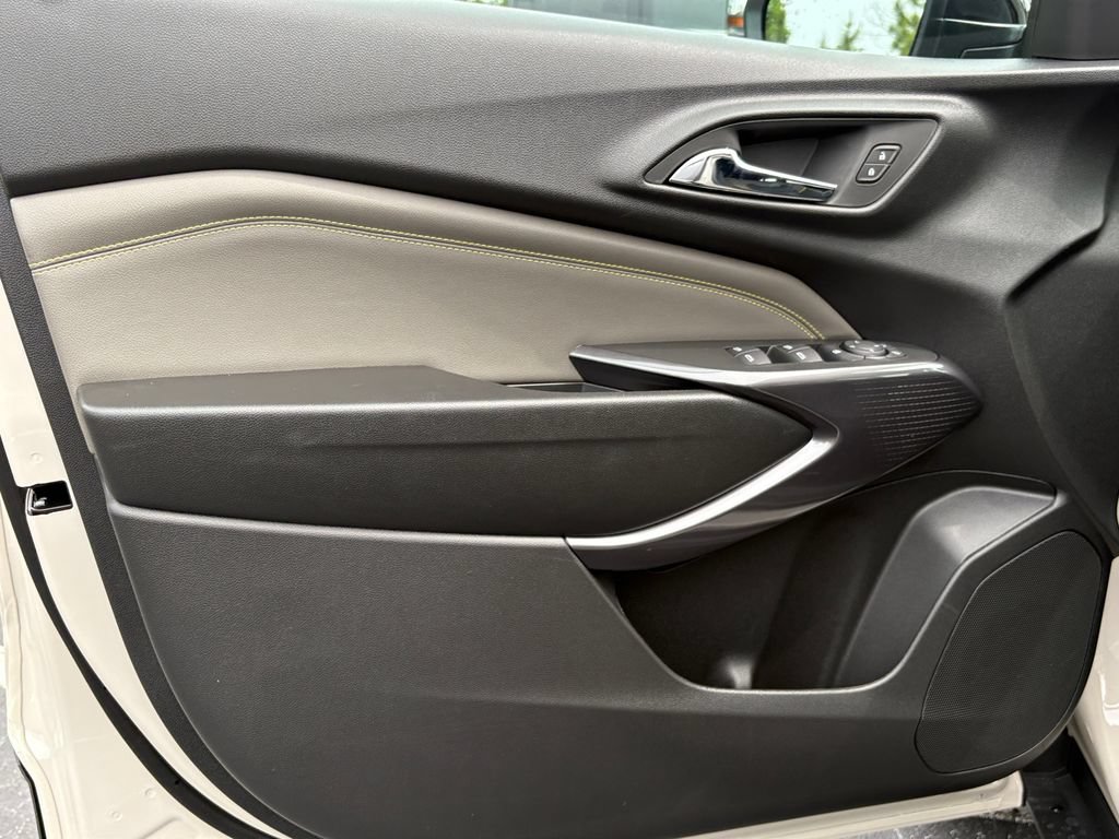 New 2026 Chevrolet Trax ACTIV w/ Driver Confidence Package FWD image 3