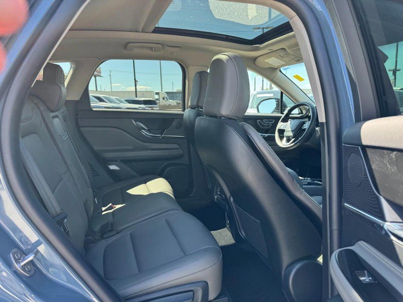 Used 2025 Lincoln Corsair Premiere AWD w/ Equipment Group 101A image 10