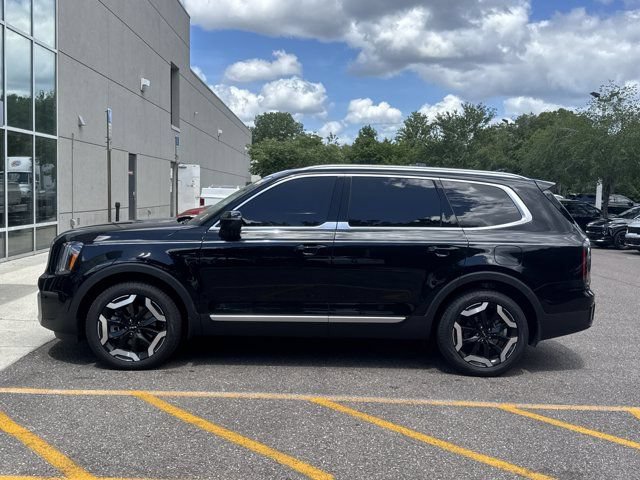 Used 2025 Kia Telluride EX FWD image 4