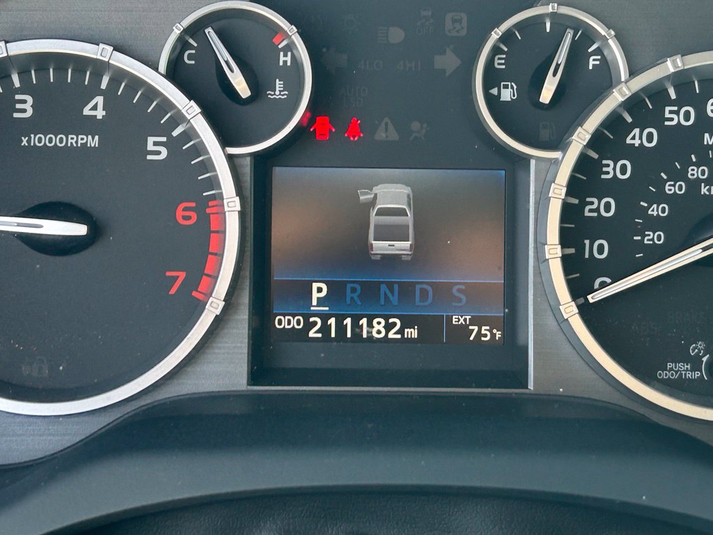 Used 2015 Toyota Tundra Limited w/ Limited Premium Package AWD/4WD image 18