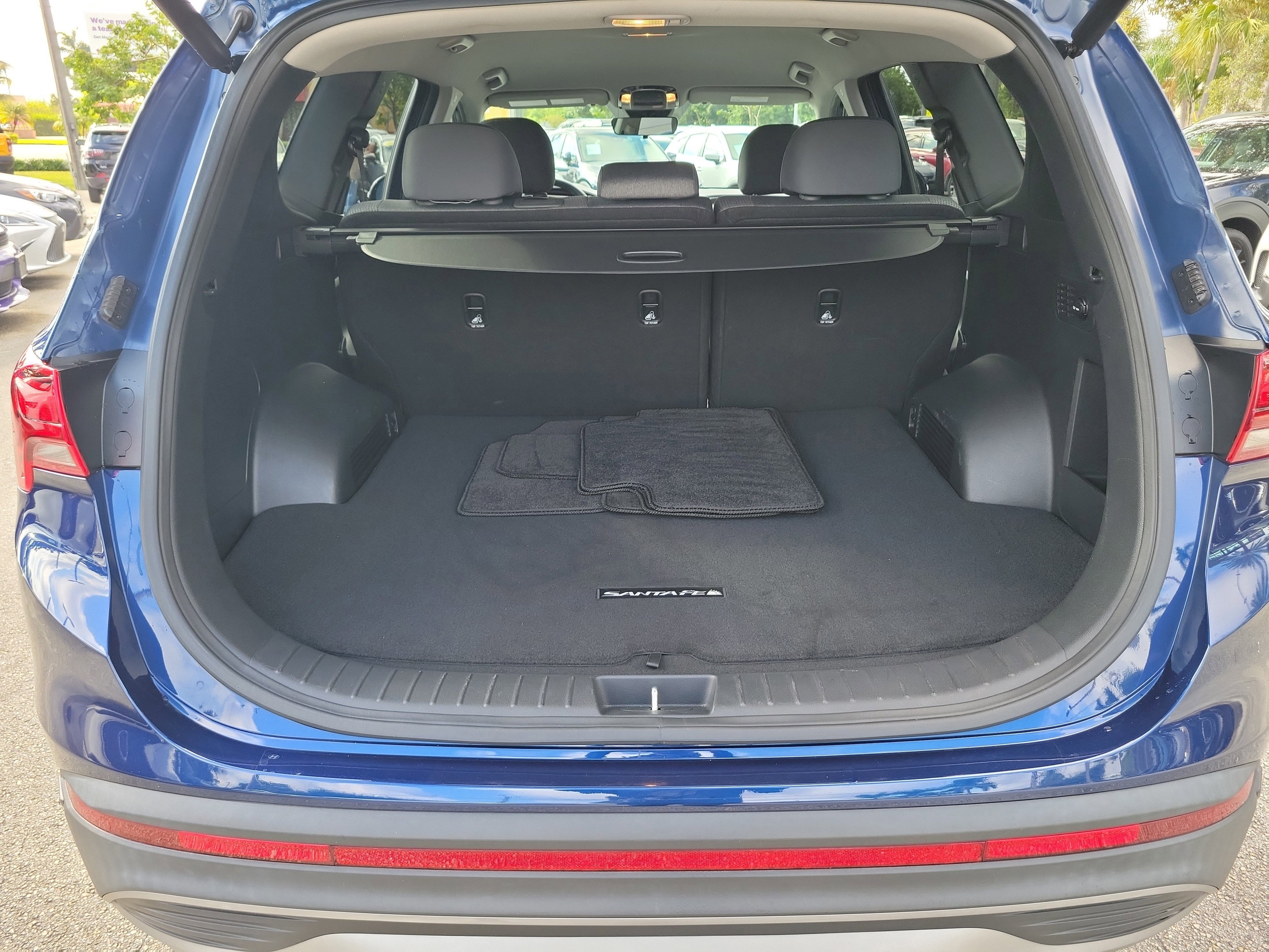 Used 2023 Hyundai Santa Fe SEL w/ Cargo Package image 5