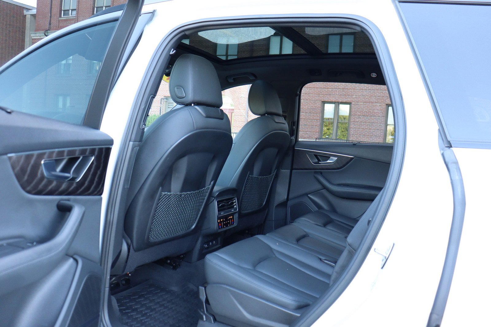 Used 2023 Audi Q7 3.0T Premium Plus w/ Premium Plus Package AWD/4WD image 14