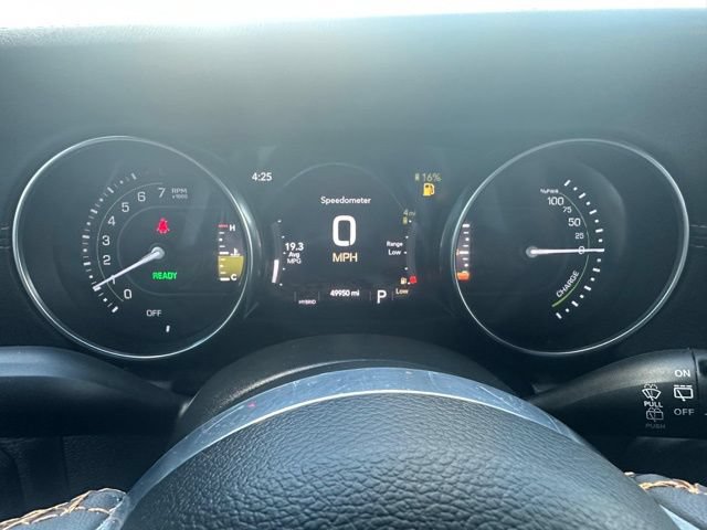 Used 2023 Jeep Wrangler Unlimited Sahara AWD/4WD image 17