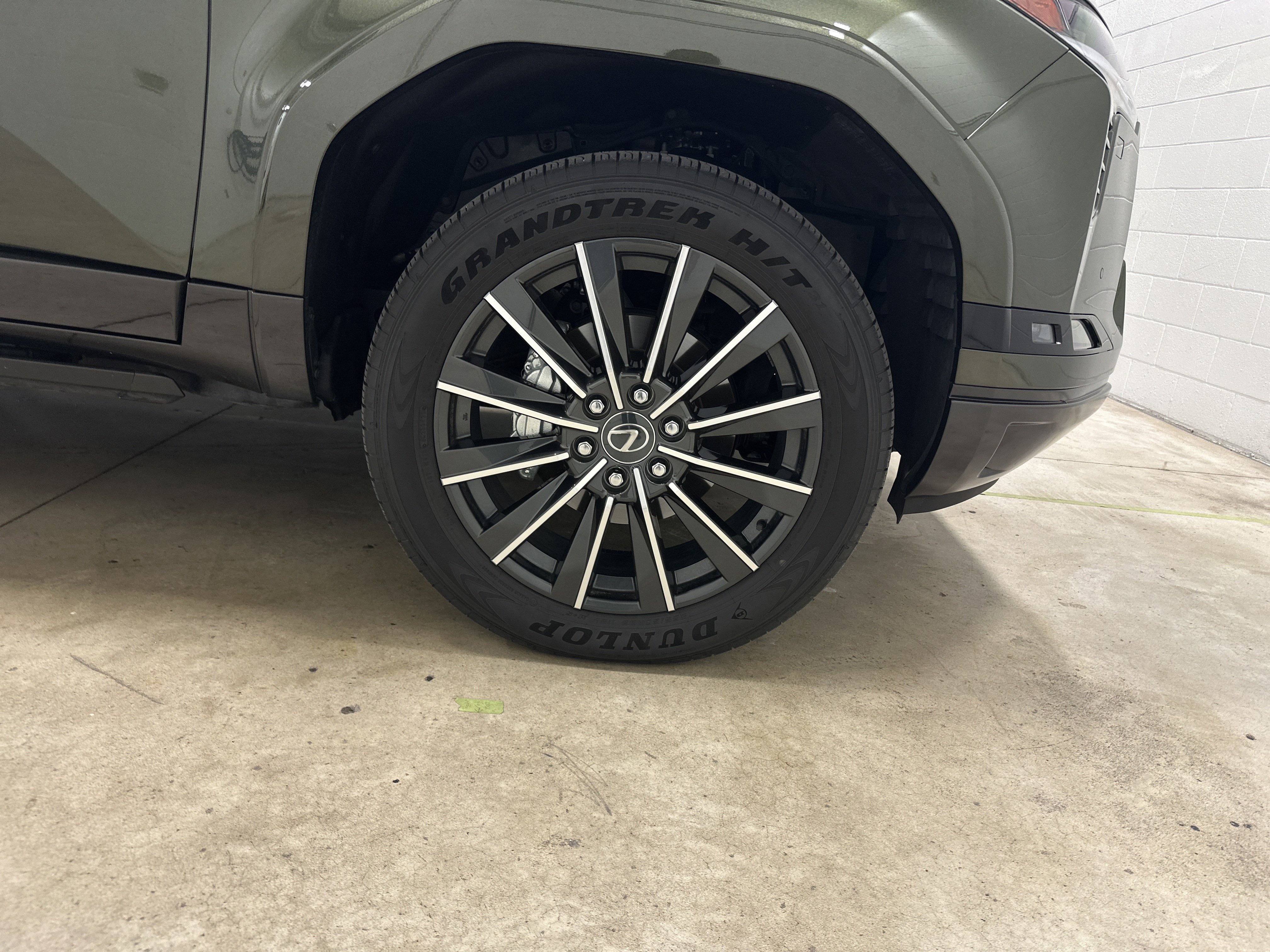Used 2025 Lexus GX 550 w/ Accessory Package (2T) AWD/4WD image 15