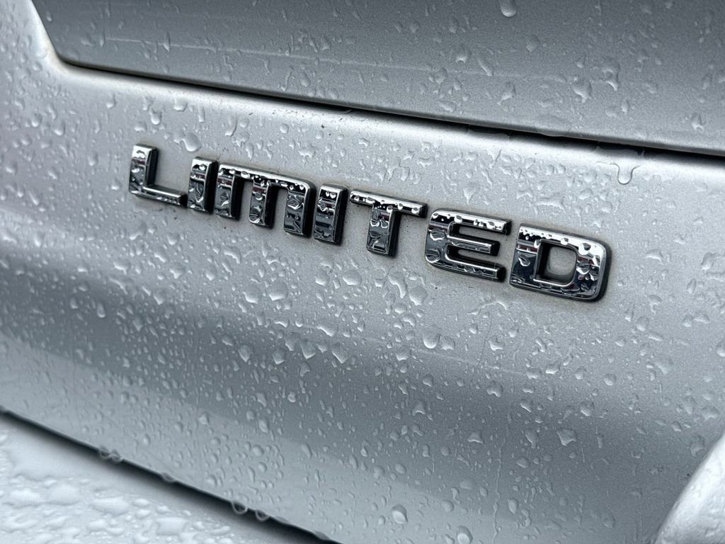 Used 2023 Jeep Grand Cherokee L Limited AWD/4WD image 14