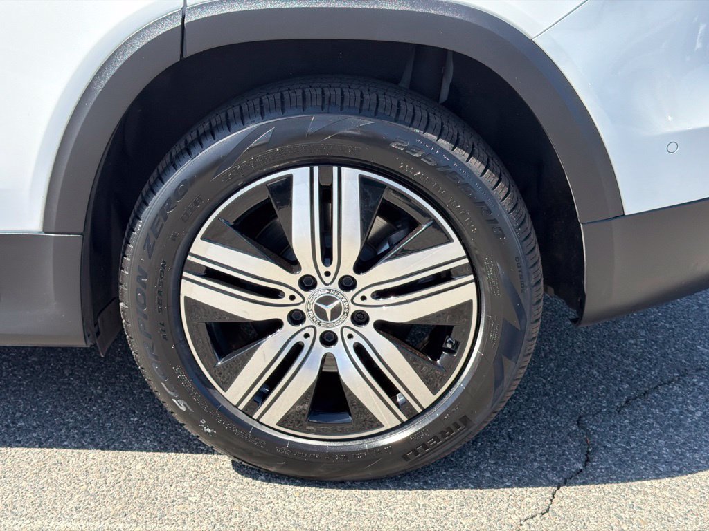 Certified 2023 Mercedes-Benz EQB 300 4MATIC w/ Exclusive Package image 17