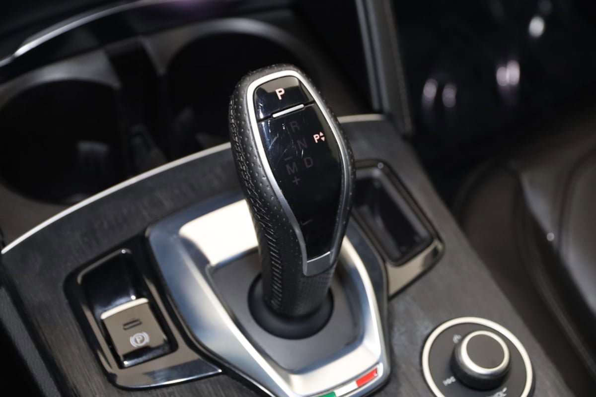 Used 2020 Alfa Romeo Stelvio w/ Nero Edizione RWD image 7