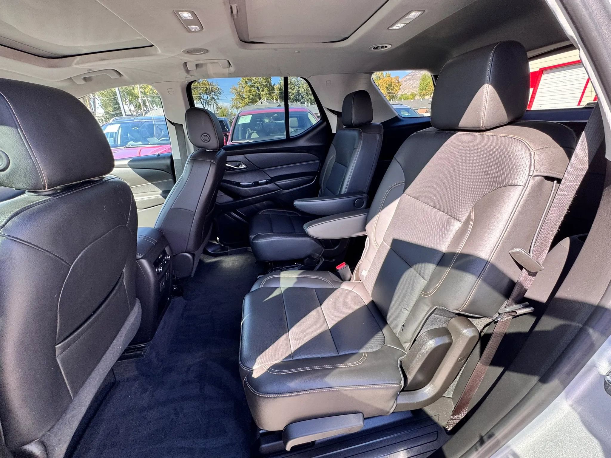 Used 2021 Chevrolet Traverse Premier AWD/4WD image 26