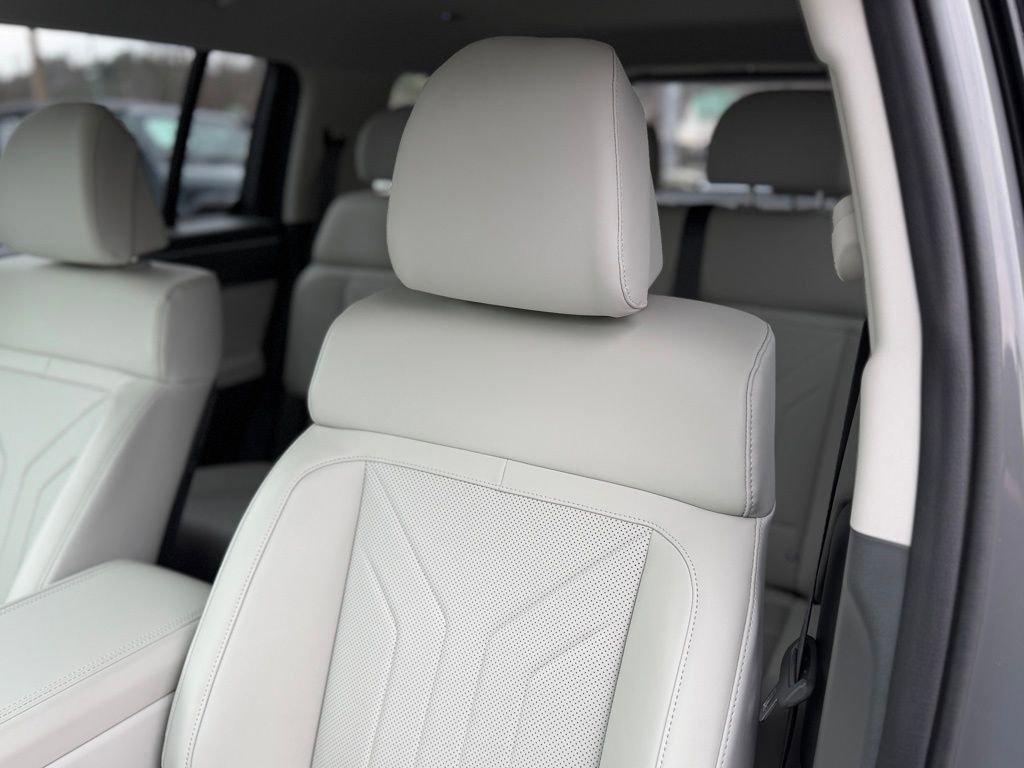 Used 2025 Hyundai Santa Fe SEL image 13