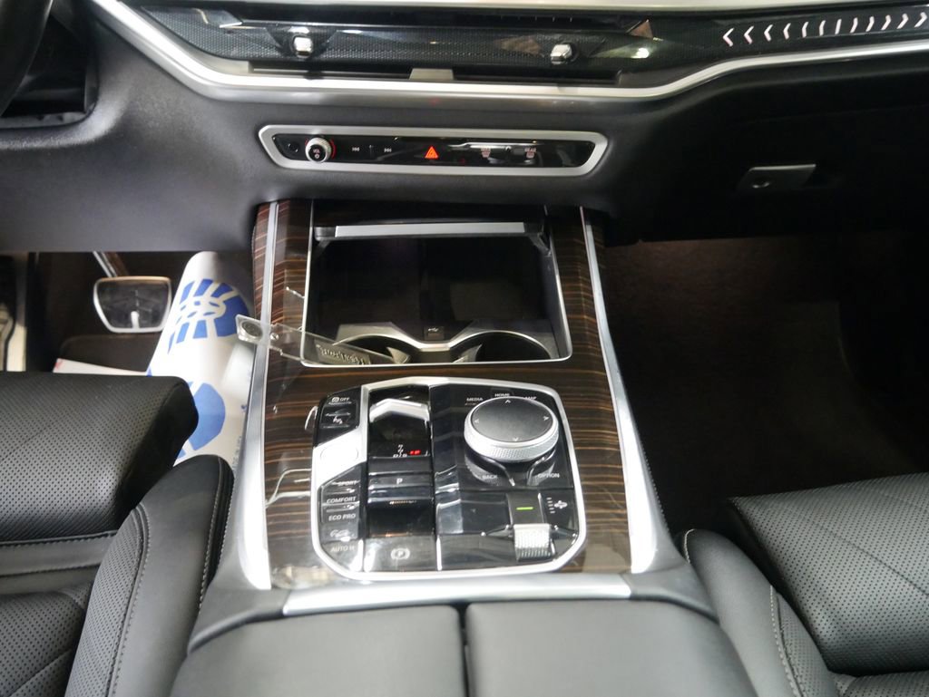 Used 2023 BMW X7 xDrive40i w/ M Sport Package AWD/4WD image 34