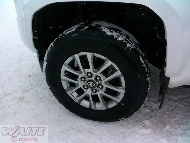 Used 2024 Toyota Tacoma Limited w/ Limited Package (LT) image 11