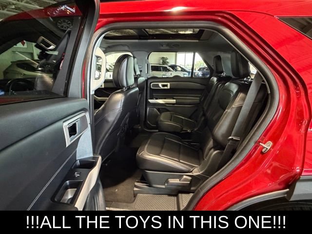 Used 2024 Ford Explorer XLT w/ Equipment Group 202A AWD/4WD image 16