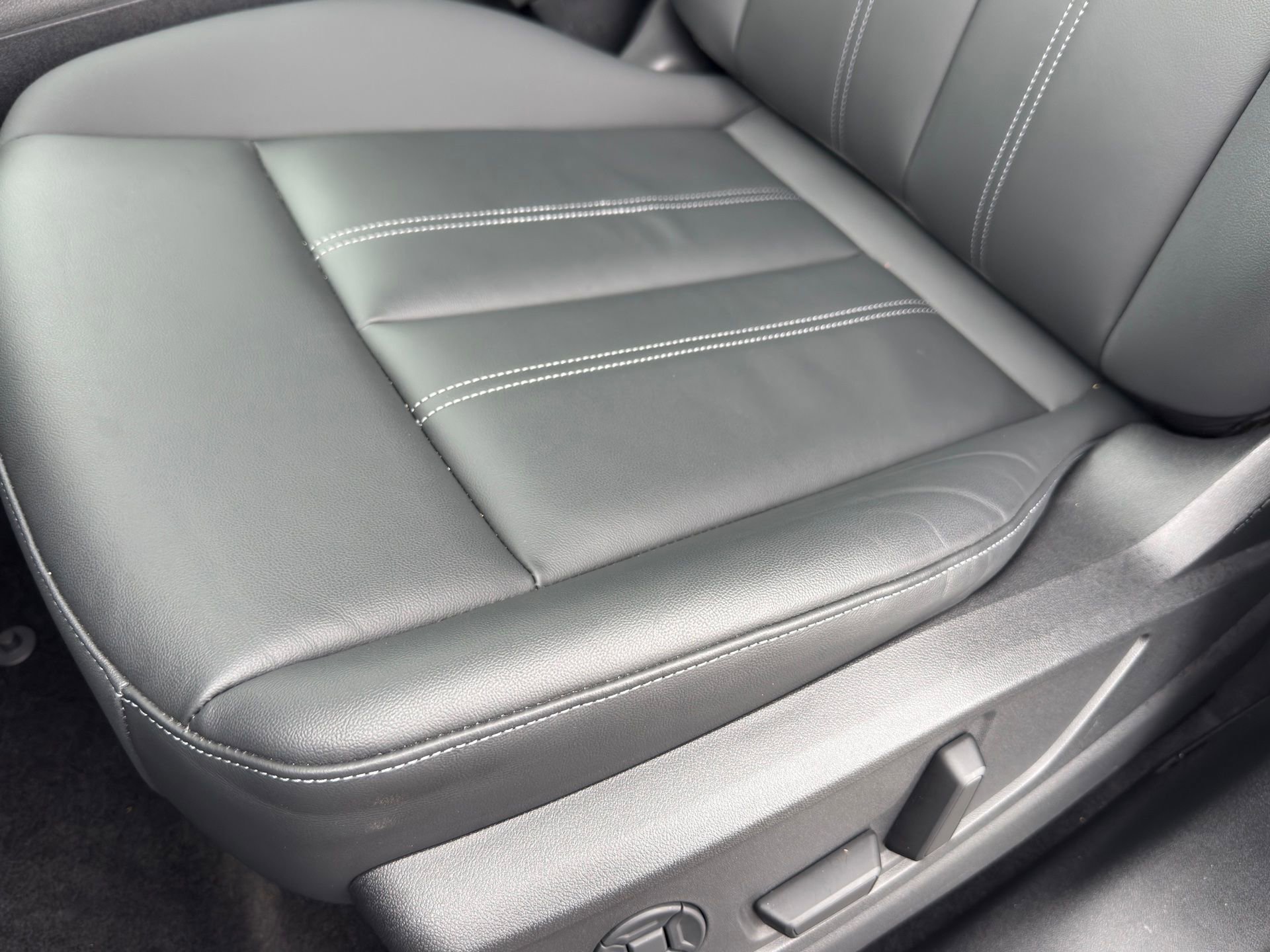 Certified 2025 Audi Q5 Premium w/ Convenience Package image 11