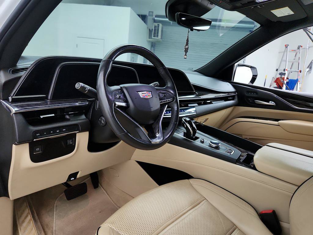 Used 2021 Cadillac Escalade Premium Luxury w/ LPO, Illumination Package AWD/4WD image 13
