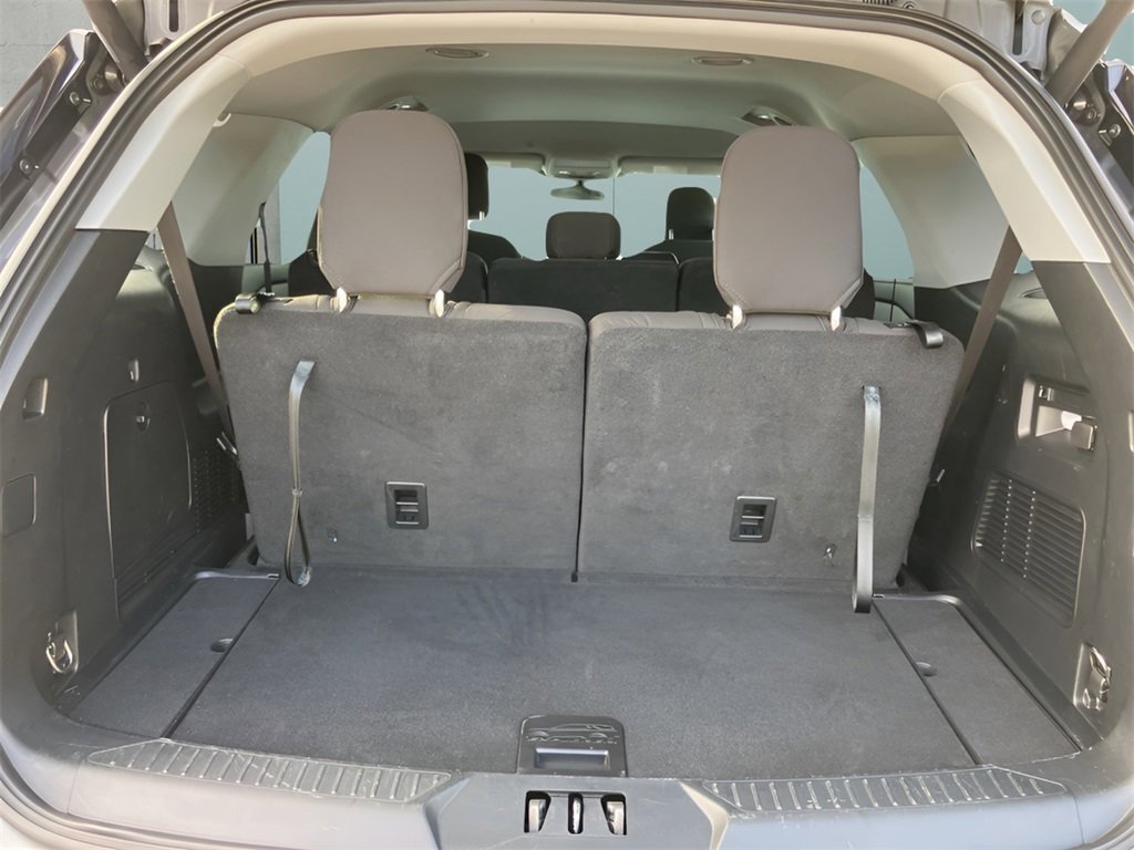 Used 2022 Ford Explorer XLT image 38