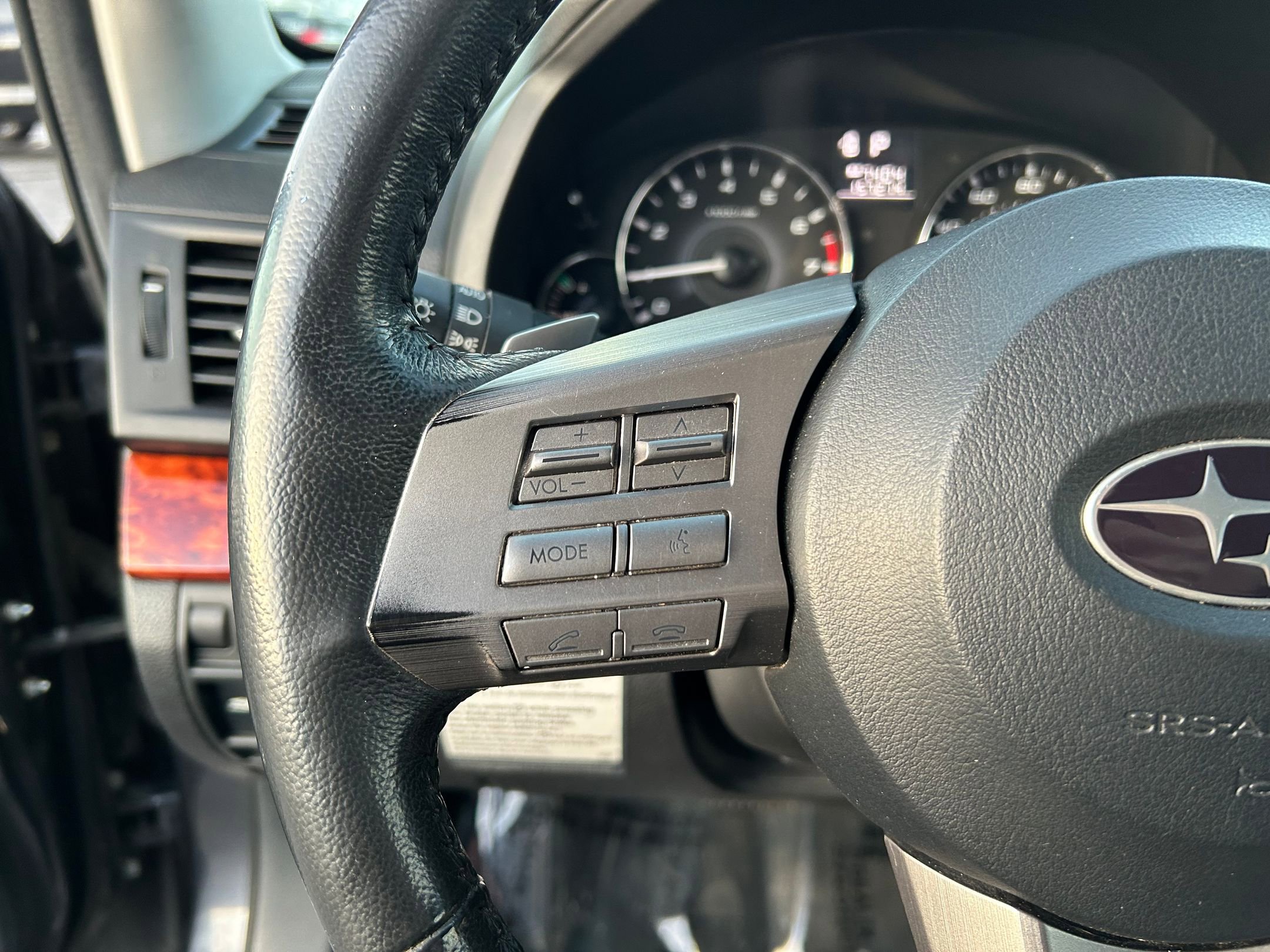 Used 2011 Subaru Outback 2.5i Limited image 14