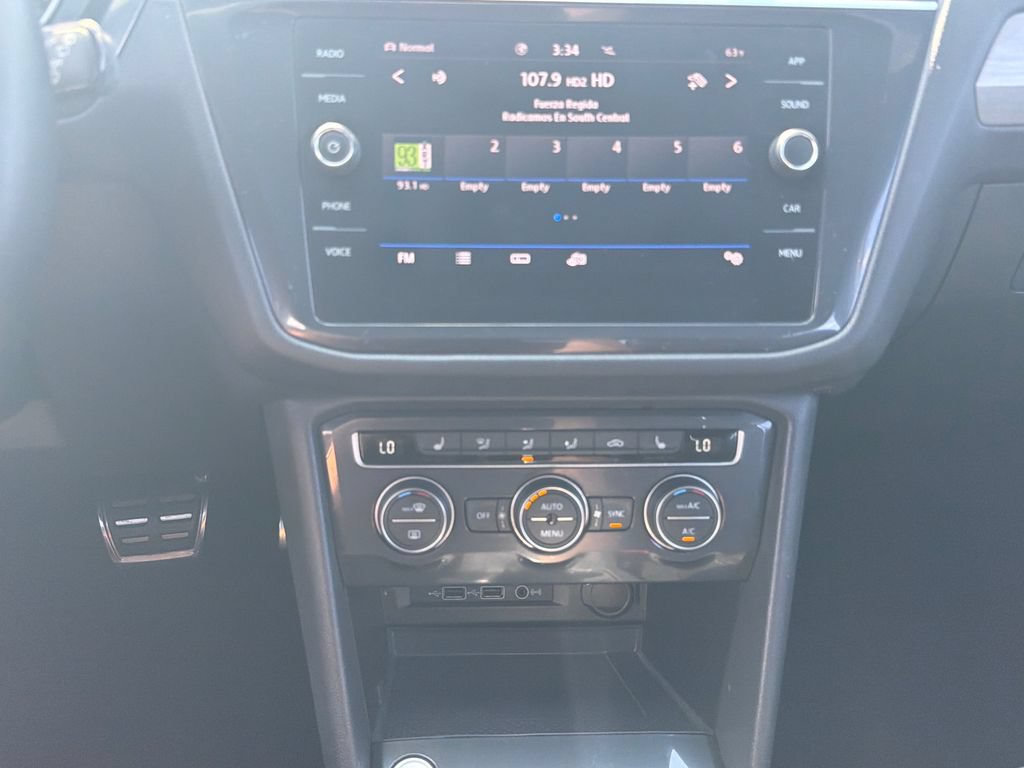 Certified 2020 Volkswagen Tiguan SE R-Line AWD/4WD image 15