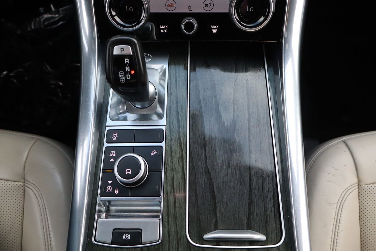Used 2018 Land Rover Range Rover Sport HSE image 38