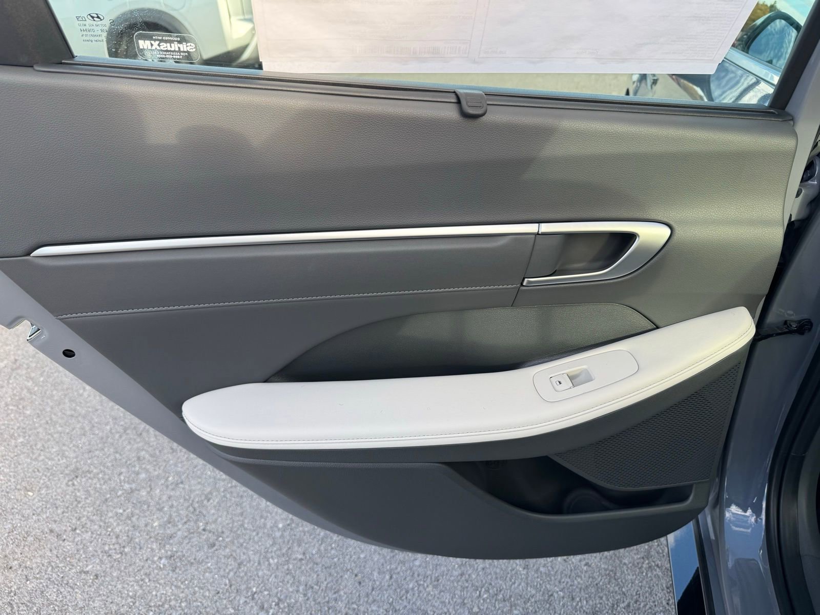 New 2025 Hyundai Sonata Limited image 24